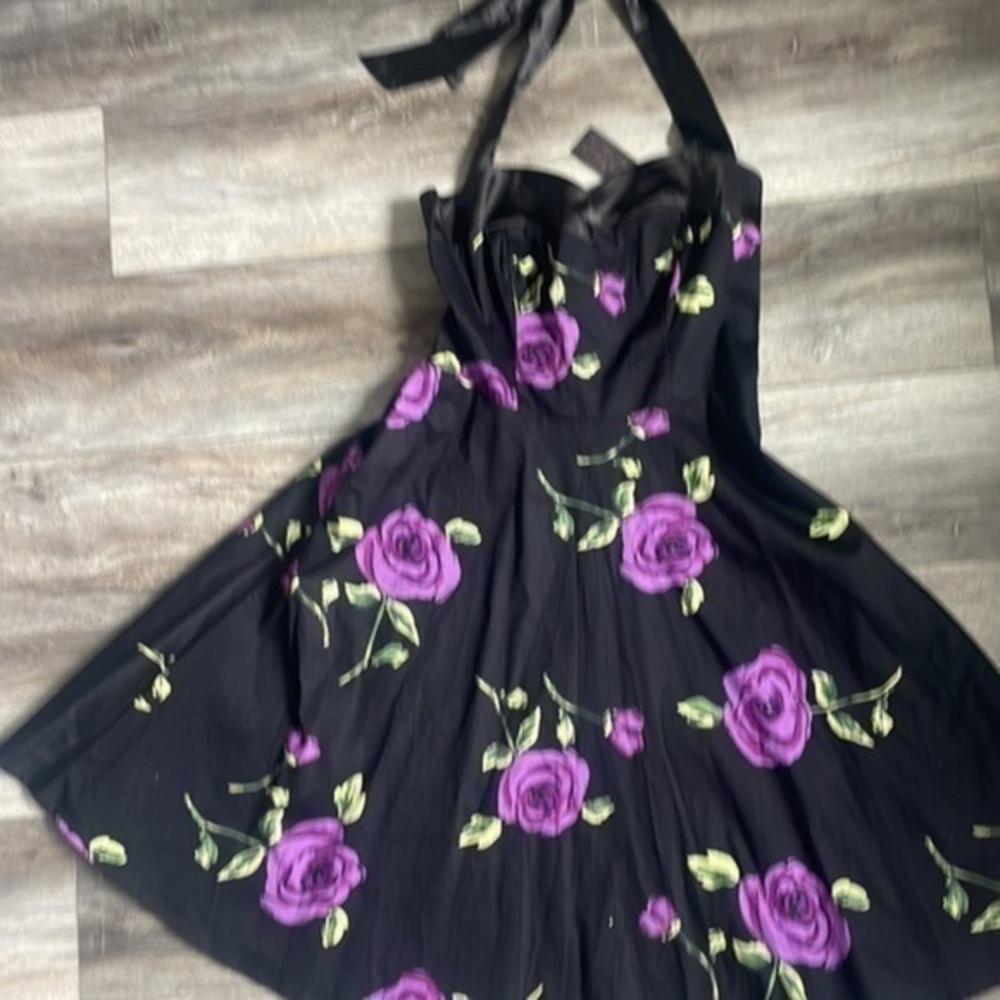NWT Dress Tells dress size Medium Vintage pin up girl style black and purple